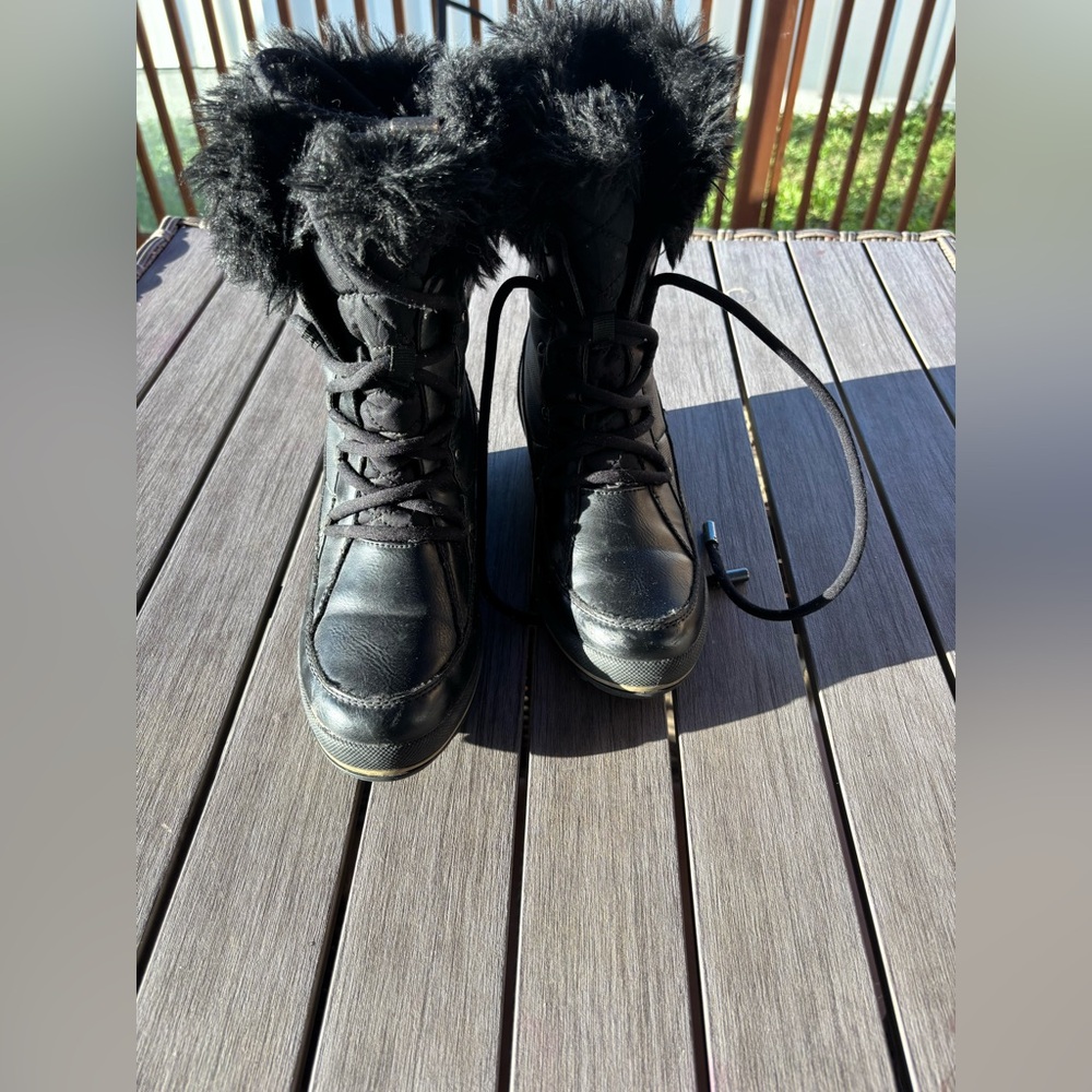 Aldo Black Fur-Lined Lace-Up leather Boots